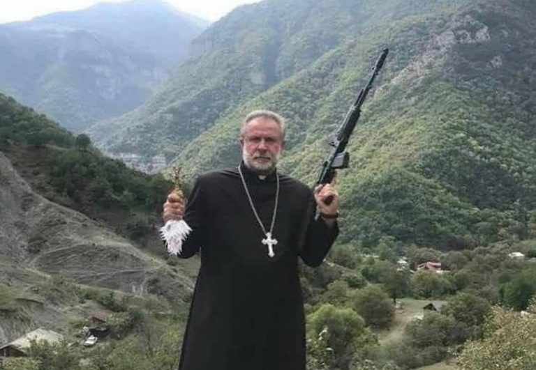 ЈЕРМЕНСКИ СВЕШТЕНИЦИ