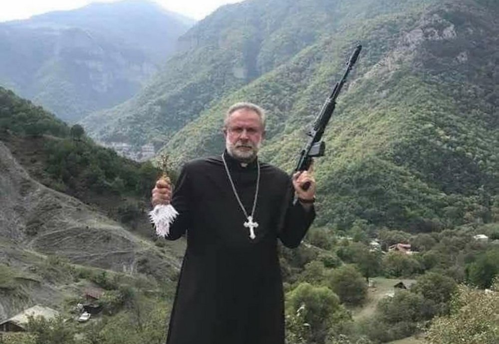 ЈЕРМЕНСКИ СВЕШТЕНИЦИ